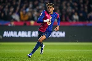 半岛体育-少跑多带！亚马尔欧冠场均跑6.57km少于姆总，但盘带84次冠绝群星