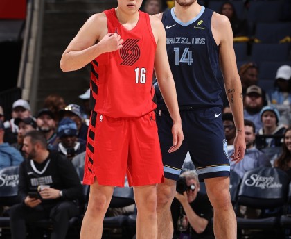 半岛体育-媒体人：杨瀚森和埃迪有差距 这很正常&amp;不用大惊小怪