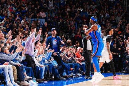 半岛体育官方网站-力压文班，亚历山大本场贡献4盖帽，马刺全队仅3次&amp;amp;文班1次