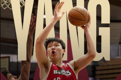 半岛体育-游刃有余，杨瀚森G联赛拿下14+17两双，抢下6个前场板