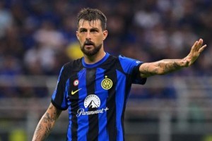 口没遮拦阿切尔比又踩雷，骂谁都是种族歧视！