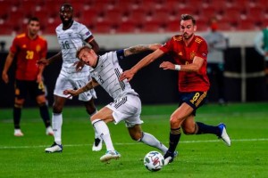 半岛体育中国官网-【世界杯解签·综述】一半惬意一半死亡，南美遭围猎