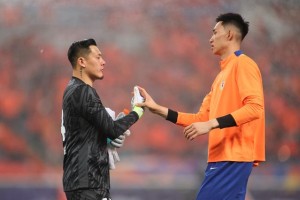 鲁媒：山东泰山门将于金永因为生病缺席客战申花的比赛