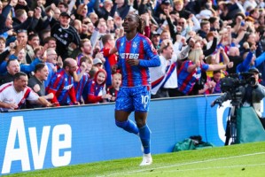 半岛体育官方网站-卫报：因潜在转会，埃泽&amp;格伊首轮联赛是否出战切尔西存疑