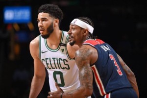 半岛体育中国官网-比尔：塔图姆是MVP的候选人 他会成为联盟的门面